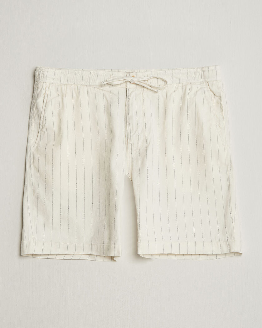 Auralee Finx Linen Easy Shorts Ecru at CareOfCarl.com