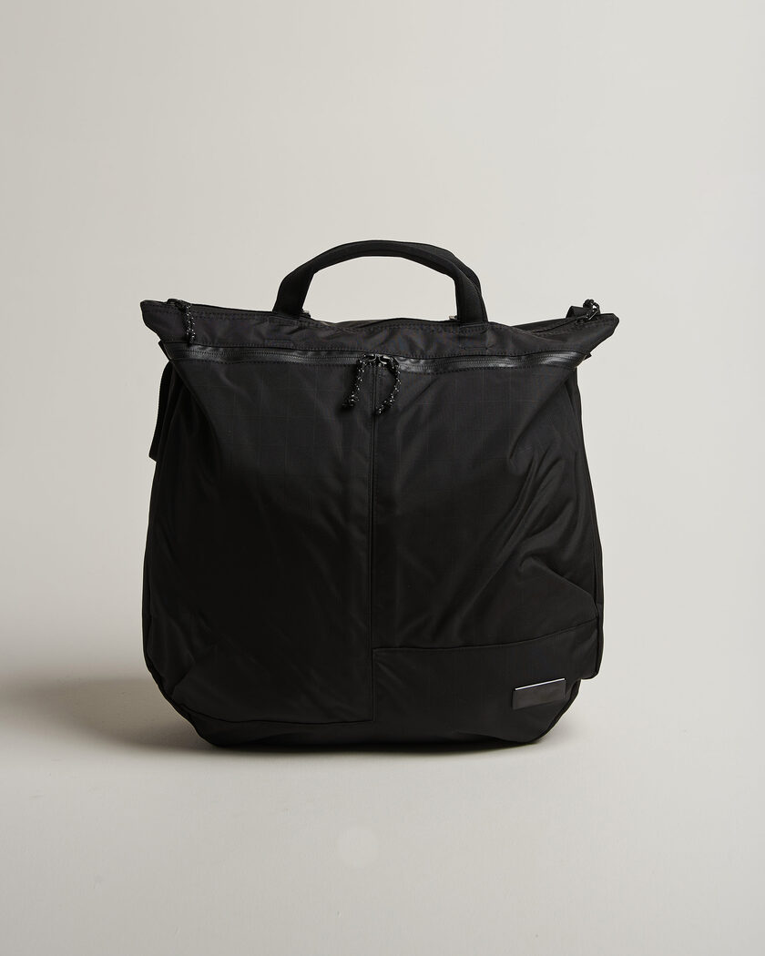 DB Utility Tote 32L Black Out – Black