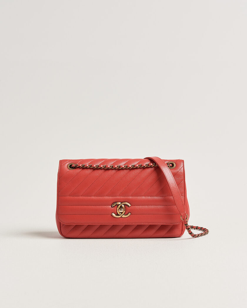 Chanel Pre-Owned Chevron Medium Flap Bag Coral – Pink