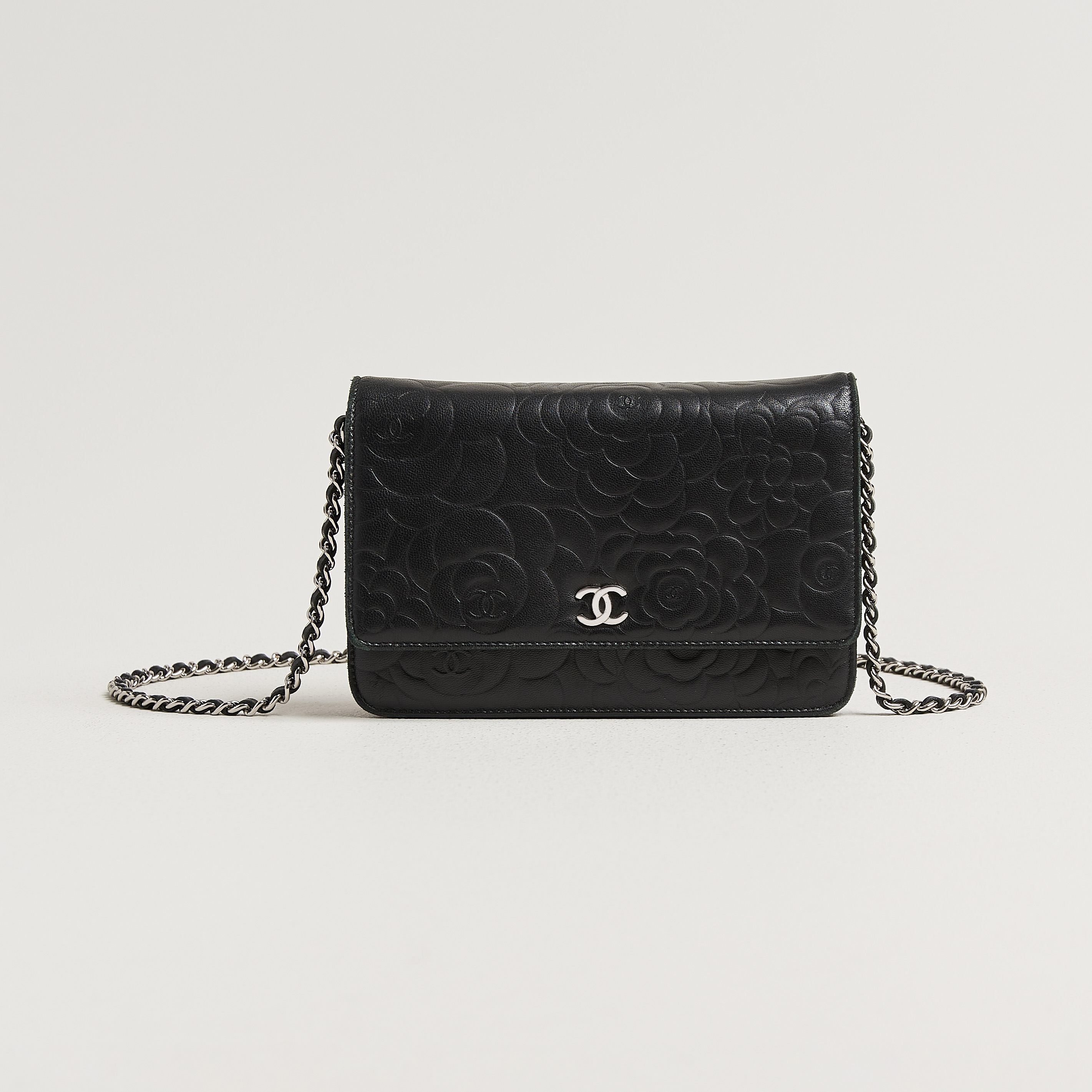 Chanel Pre-Owned Wallet On Chain Camelia Lambskin Black at