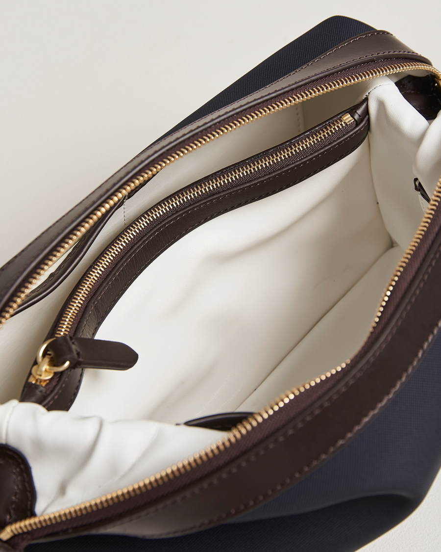 Men | Bags | Mismo | M/S Nylon Washbag Navy/Dark Brown