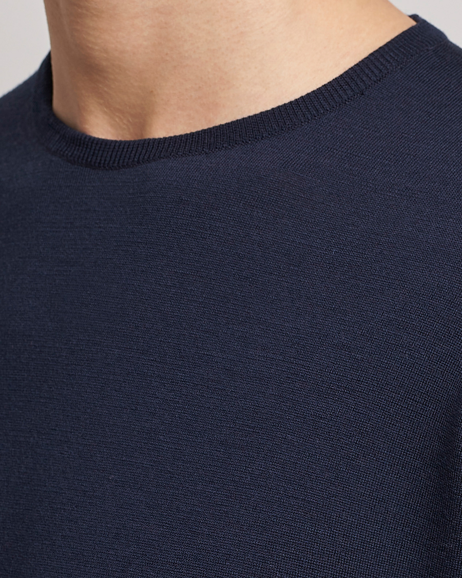Men | Sweaters & Knitwear | John Smedley | Lundy Extra Fine Merino Crew Neck Midnight