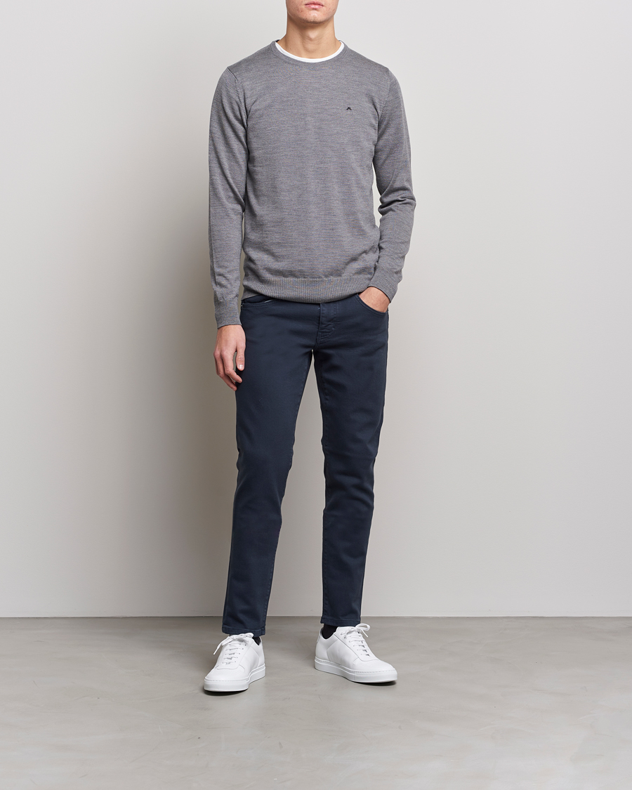 Men | Sweaters & Knitwear | J.Lindeberg | Lyle True Merino Crew Neck Pullover Grey