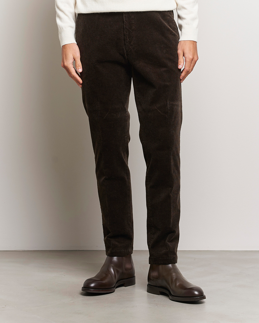 Men | Trousers | Oscar Jacobson | Denz Corduroy Trousers Dark Brown