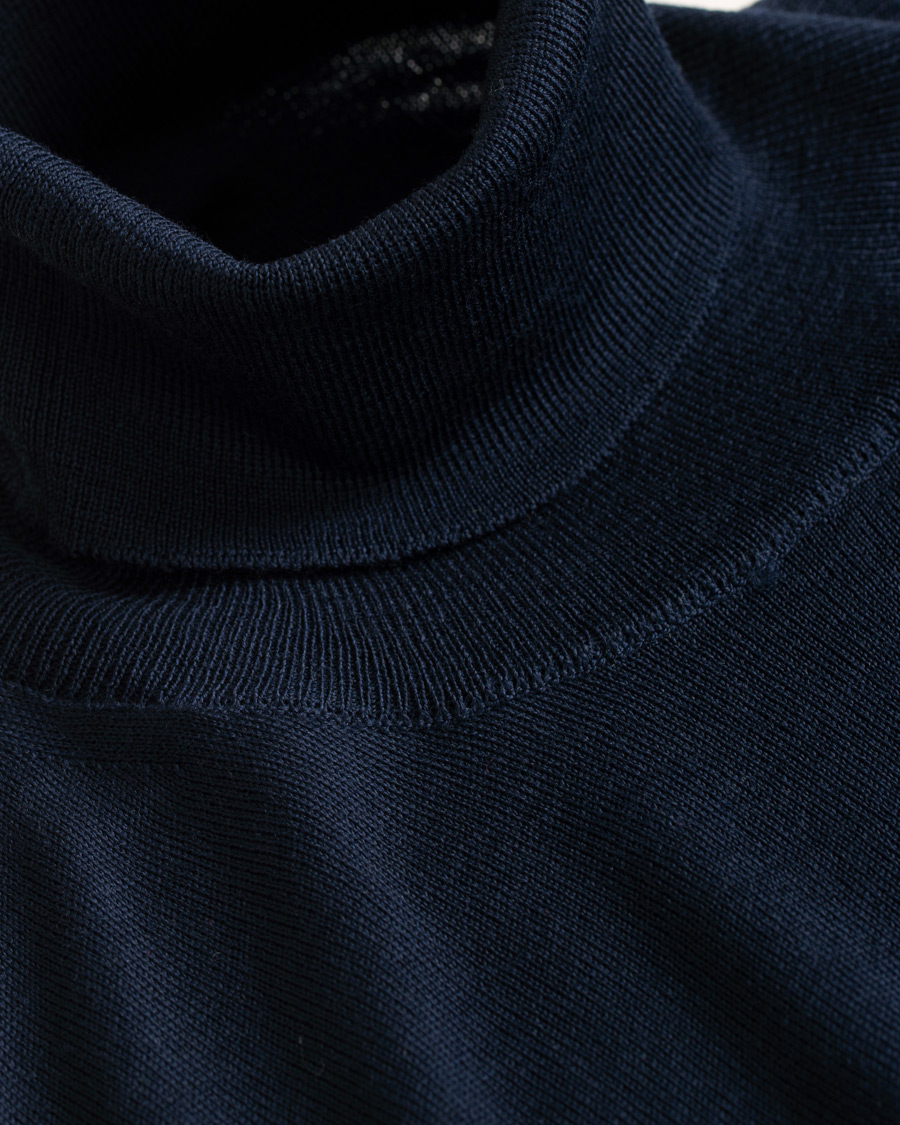 Men | Sweaters & Knitwear | Oscar Jacobson | Cole Extra Fine Merino Rollneck Navy