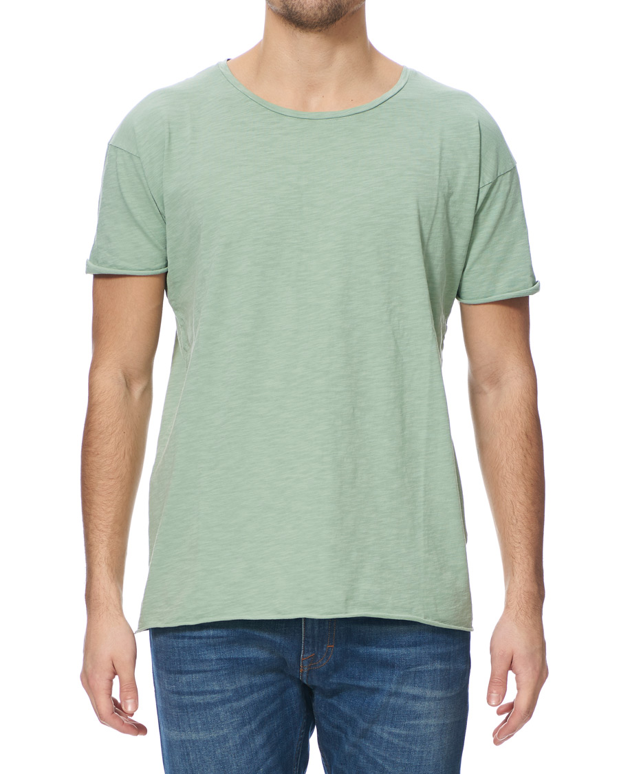 Men | T-Shirts | Nudie Jeans | Roger Slub Crew Neck Tee Pale Green