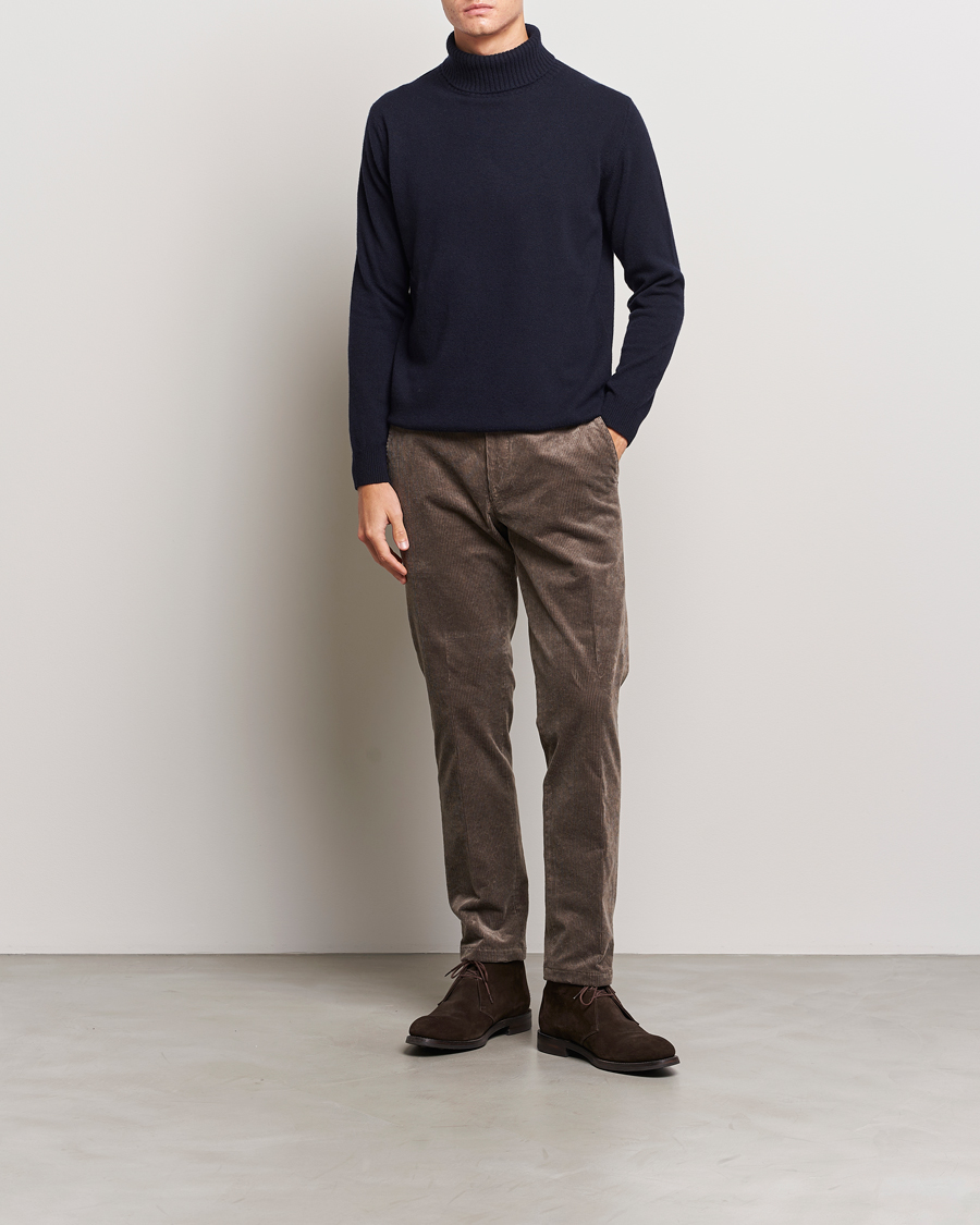 Men | Trousers | Oscar Jacobson | Denz Corduroy Trousers Nutmeg