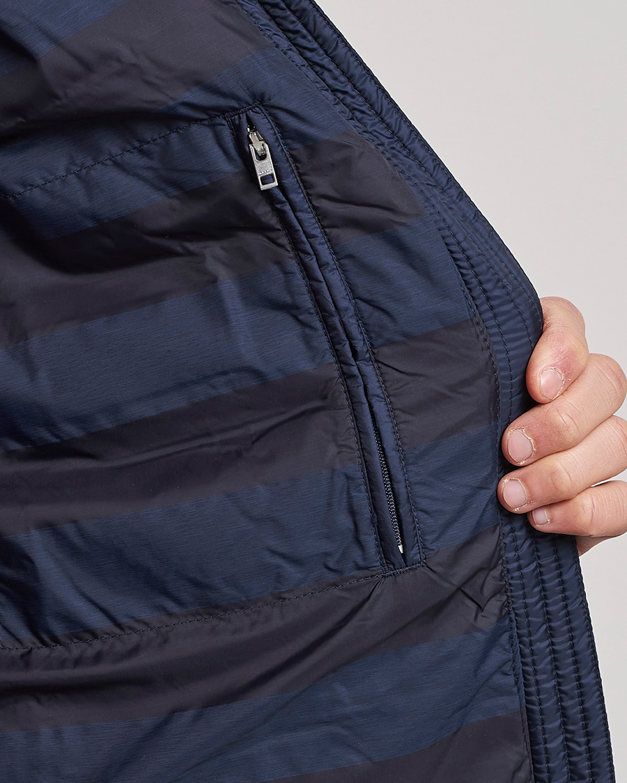 Men | Coats & Jackets | GANT | The Light Down Jacket Evening Blue