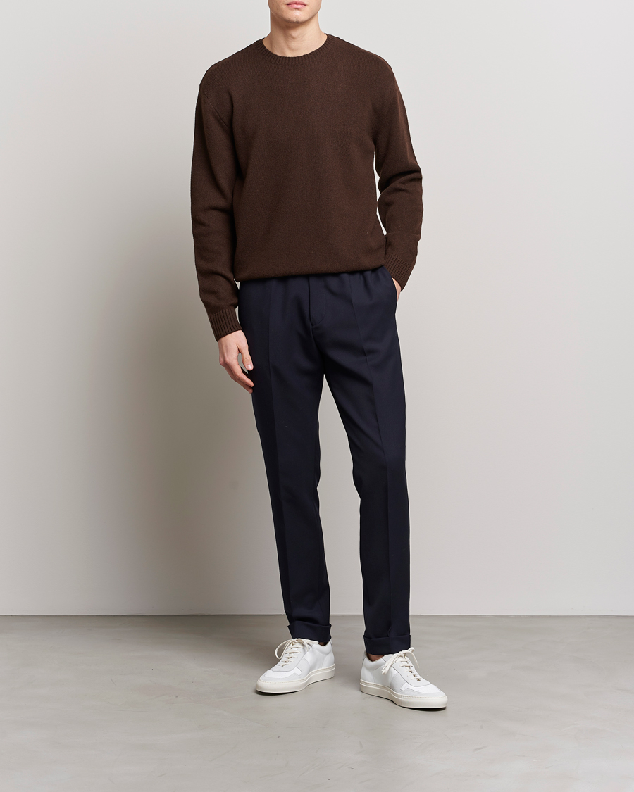 Men | Sweaters & Knitwear | Colorful Standard | Classic Merino Wool Crew Neck Coffee Brown