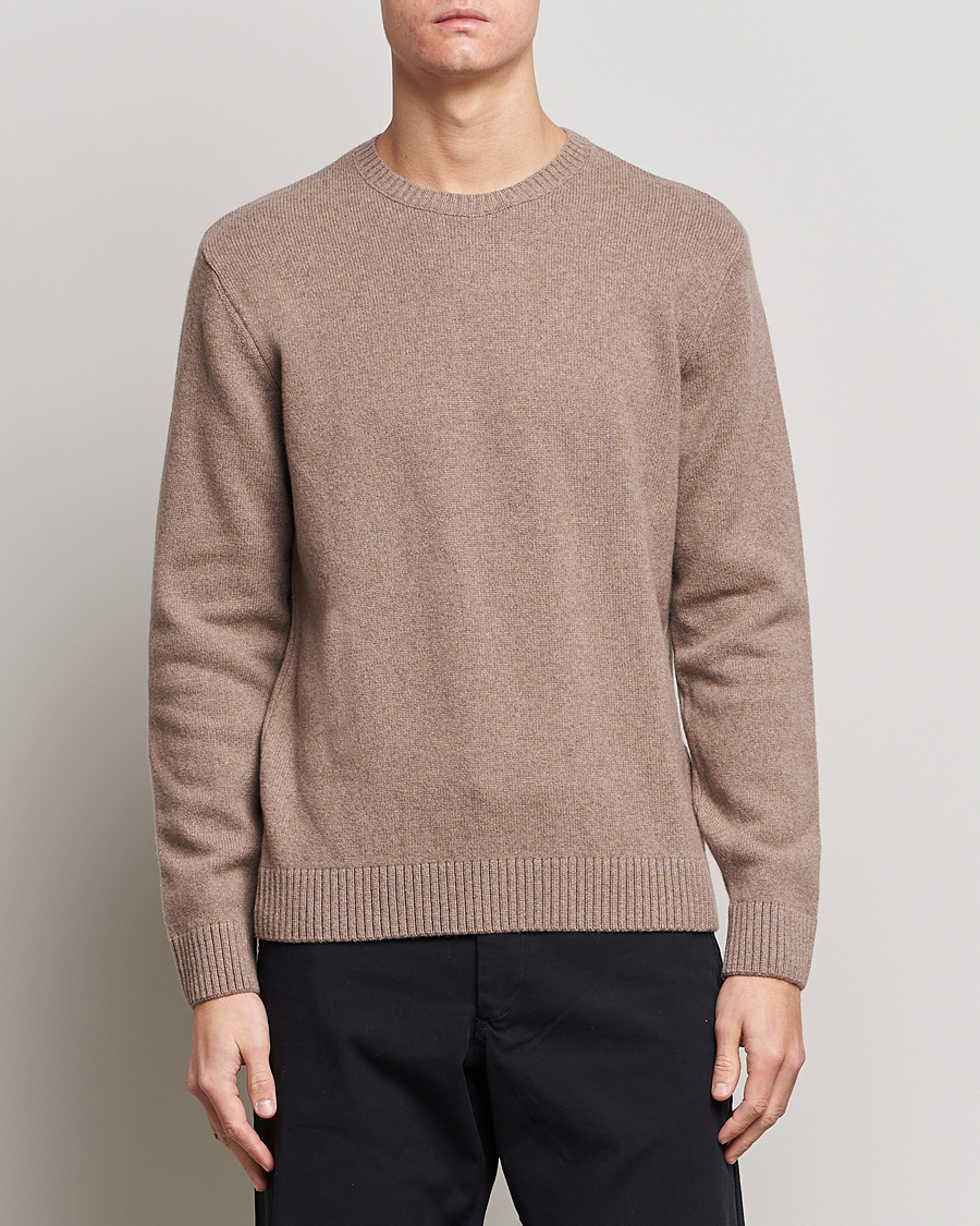 Men | Sweaters & Knitwear | Colorful Standard | Classic Merino Wool Crew Neck Warm Taupe