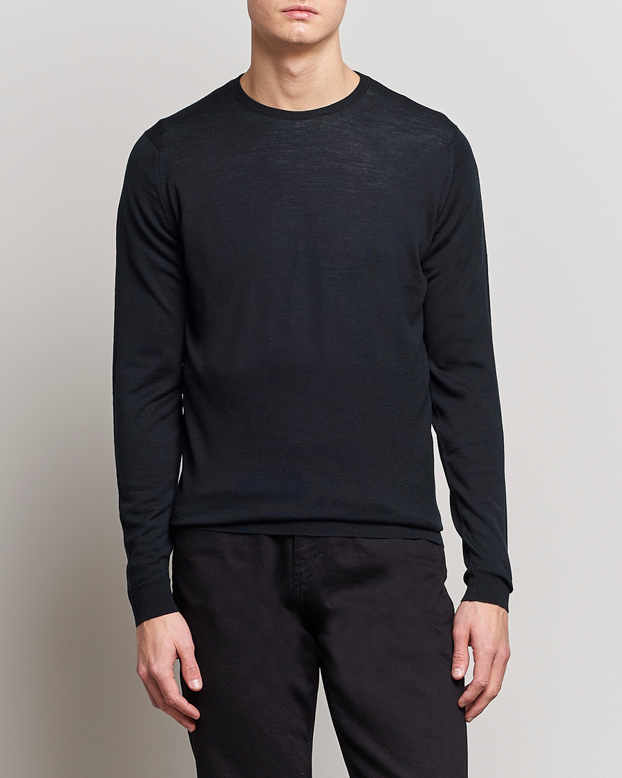 Men | Sweaters & Knitwear | John Smedley | Lundy Extra Fine Merino Crew Neck Black