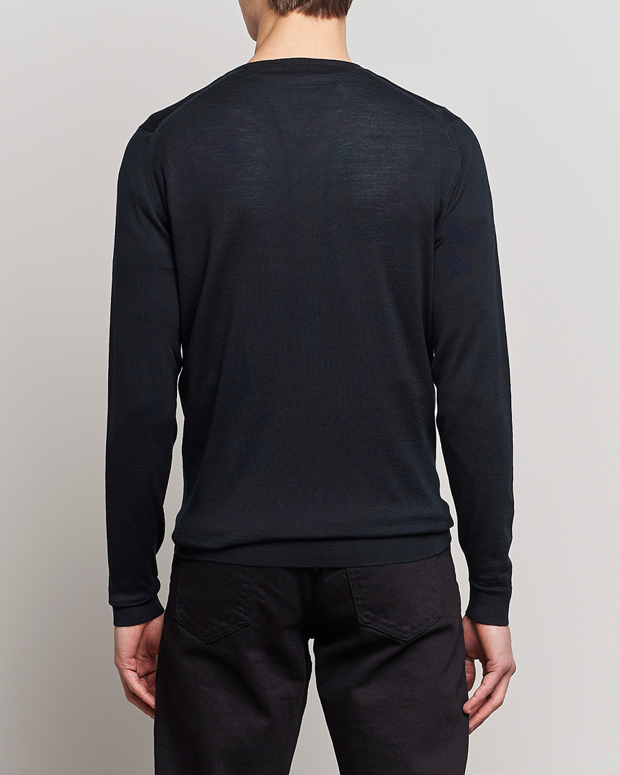Men | Sweaters & Knitwear | John Smedley | Lundy Extra Fine Merino Crew Neck Black