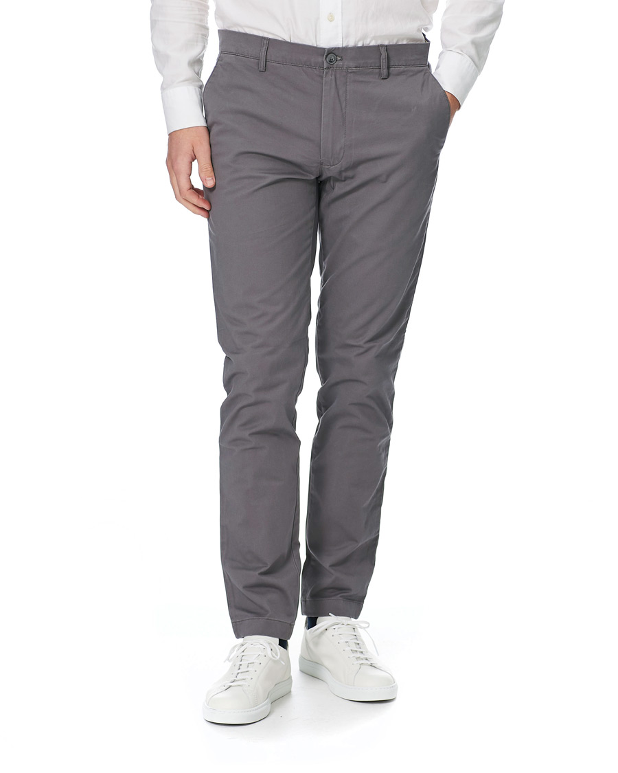 Men | Trousers | Club Monaco | Connor Cotton Stretch Chino Grey