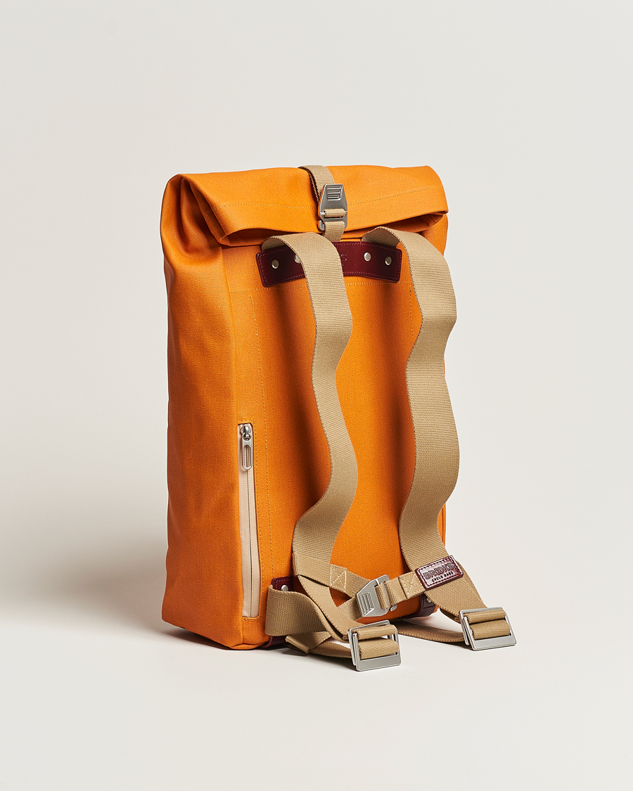 Men | Bags | Brooks England | Pickwick Cotton Canvas 26L Backpack Goose Beak/Maroon