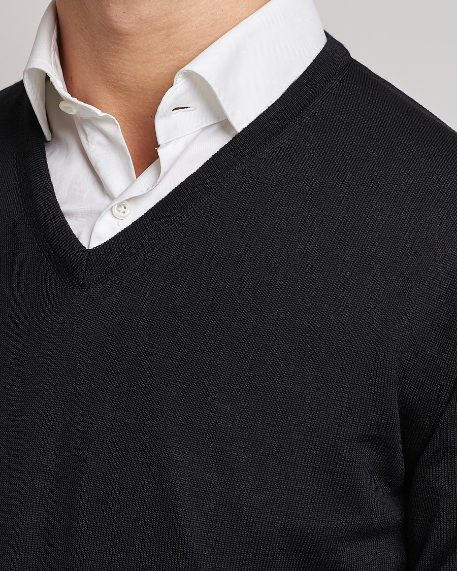 Men | Sweaters & Knitwear | Stenströms | Merino V-Neck Black