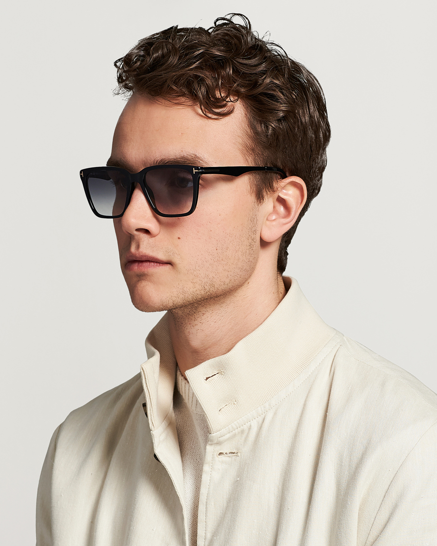 Men | Sunglasses | Tom Ford | Garrett Sunglasses Shiny Black/Gradient Smoke