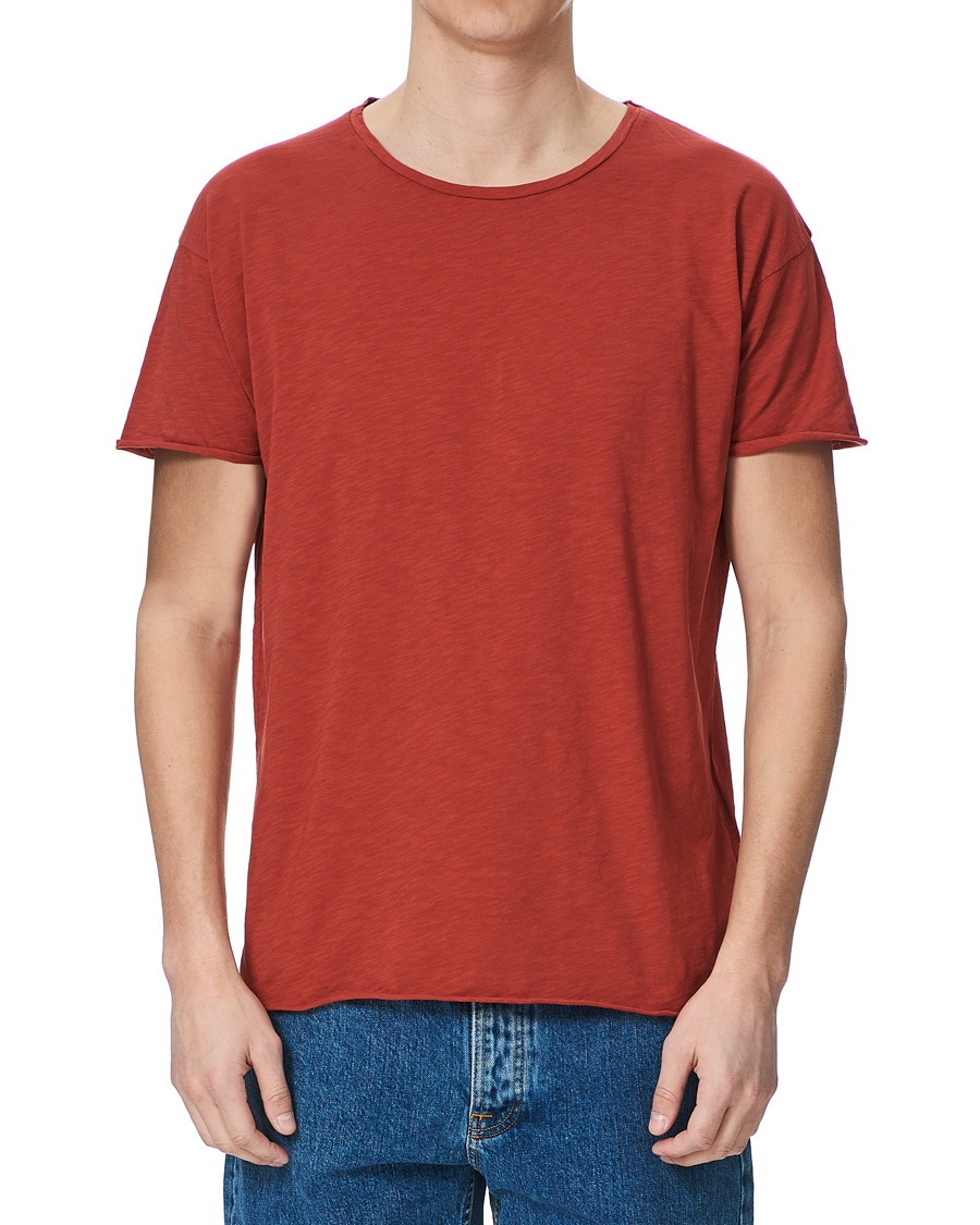 Men | T-Shirts | Nudie Jeans | Roger Slub Crew Neck Tee Poppy Red