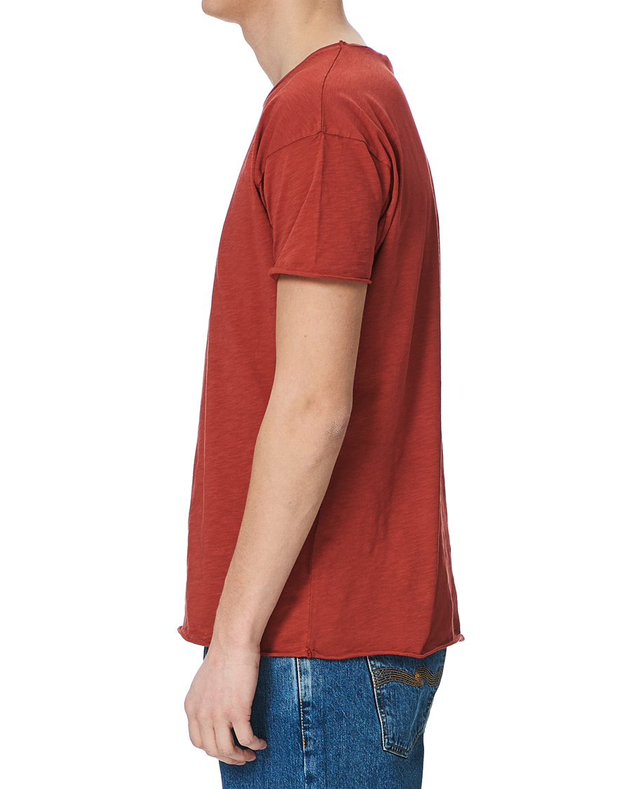 Men | T-Shirts | Nudie Jeans | Roger Slub Crew Neck Tee Poppy Red
