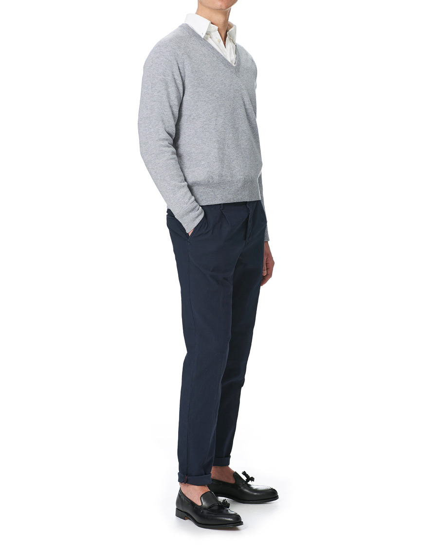 Men | Sweaters & Knitwear | Stenströms | Washed Merino Deep V-Neck Grey