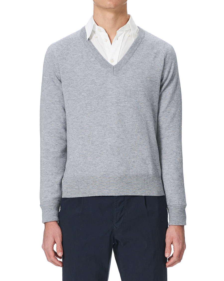 Men | Sweaters & Knitwear | Stenströms | Washed Merino Deep V-Neck Grey
