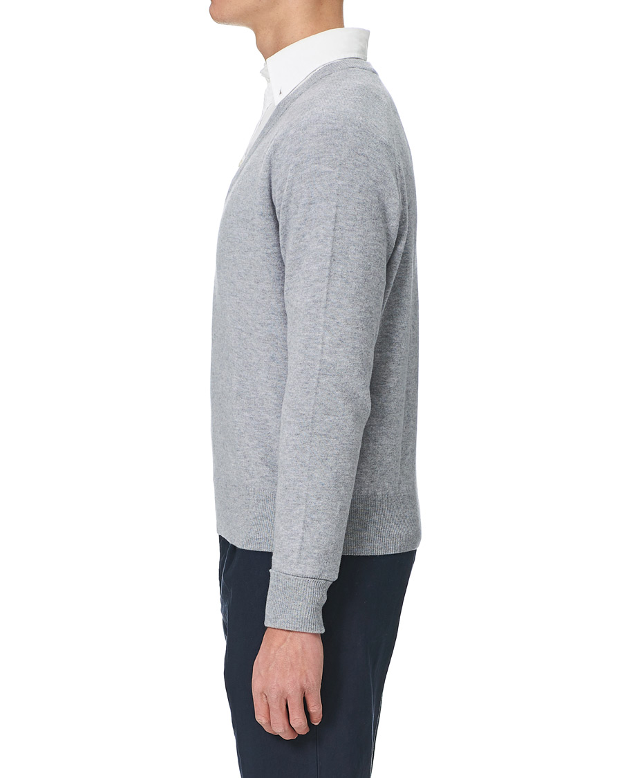 Men | Sweaters & Knitwear | Stenströms | Washed Merino Deep V-Neck Grey