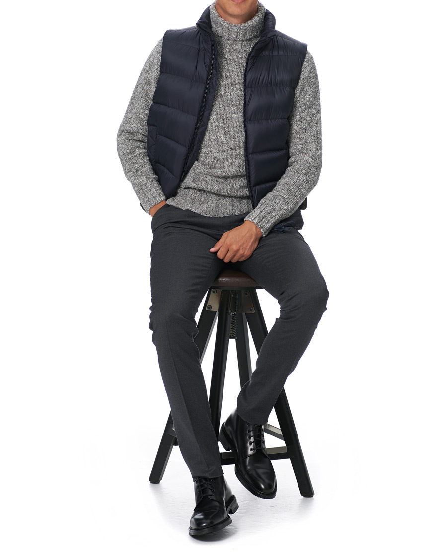 Men | Coats & Jackets | Herno | Globe Down Puffer Gilet Navy 46