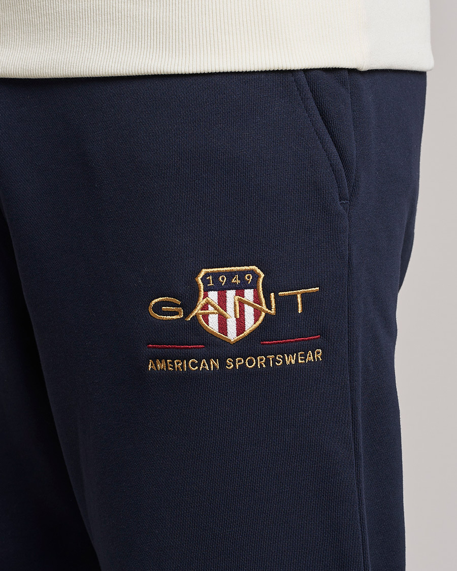 Men | Trousers | GANT | Archive Shield Sweatpants Evening Blue