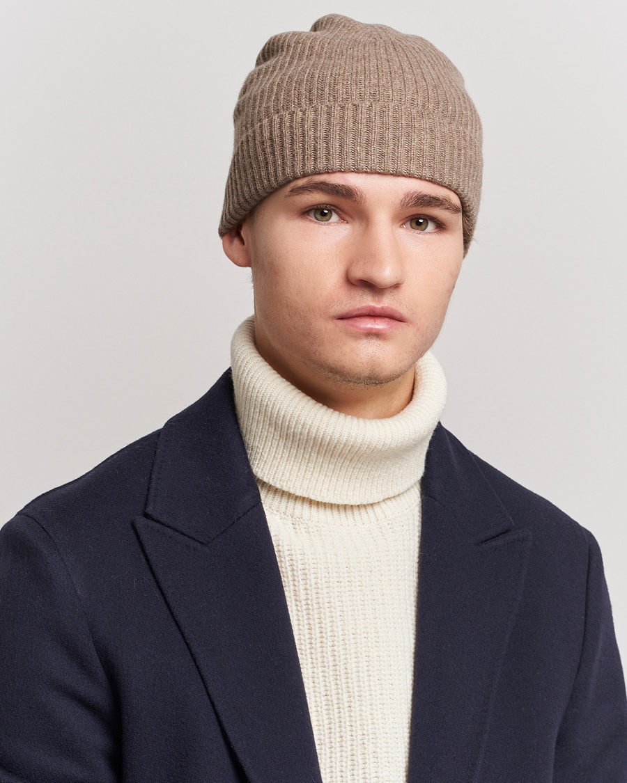 Men | Beanies | Johnstons of Elgin | Cashmere Ribbed Hat Otter