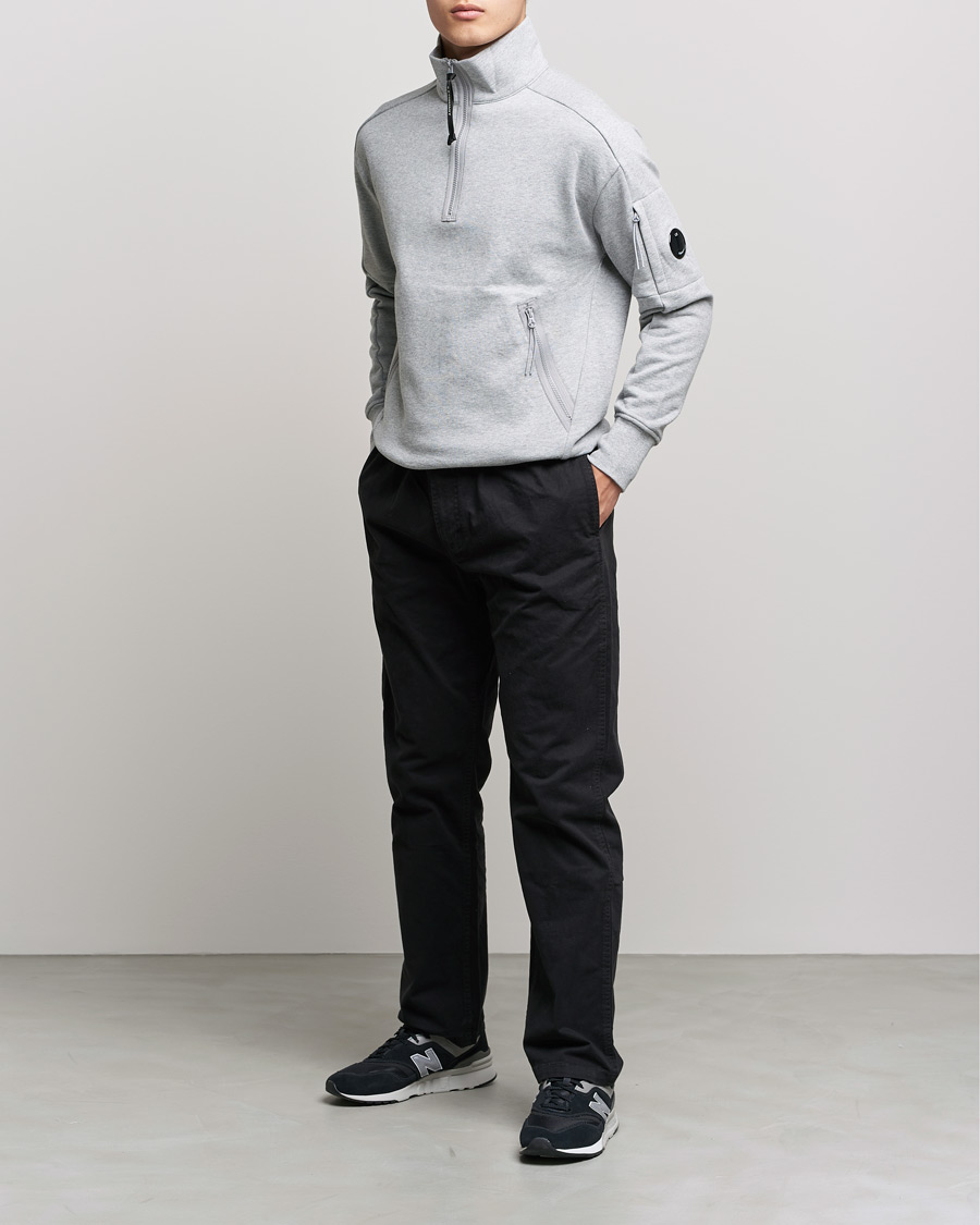 Men | Sweaters & Knitwear | C.P. Company | Diagonal Raised Fleece Half Zip Lens Sweatshirt Grey Mel