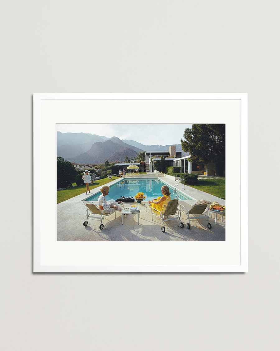 Men | Posters | Sonic Editions | Framed Slim Aarons Poolside Gossip