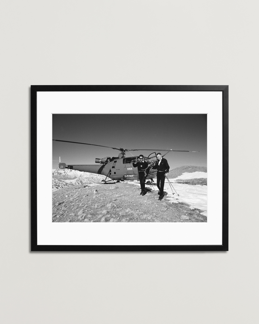 Men | Posters | Sonic Editions | Framed Agnelli Goes Skiing