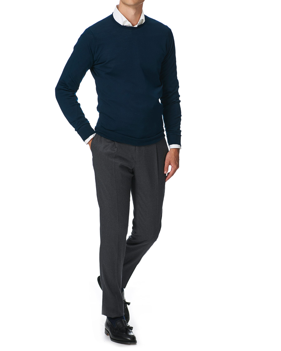Men | Sweaters & Knitwear | John Smedley | Lundy Extra Fine Merino Crew Neck Orion Green