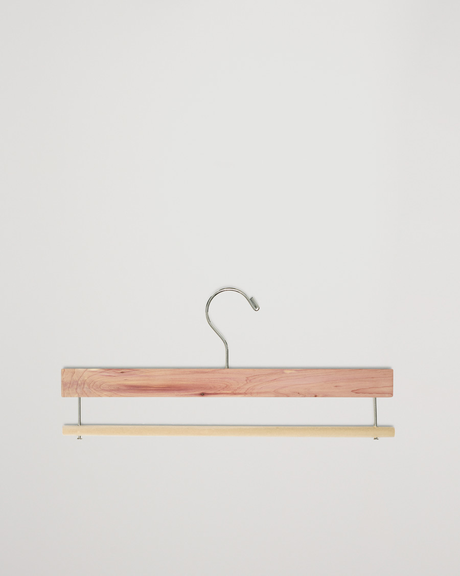Men | Care with Carl 2-Pack Cedar Wood Trouser Hanger | Care with Carl | 2-Pack Cedar Wood Trouser Hanger