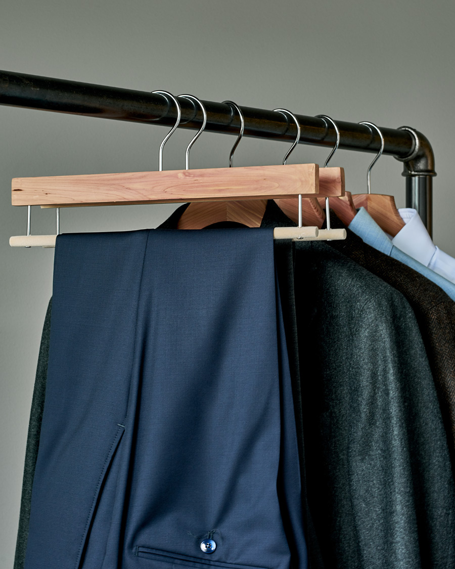 Men | Care with Carl 5-Pack Cedar Wood Trouser Hanger | Care with Carl | 5-Pack Cedar Wood Trouser Hanger