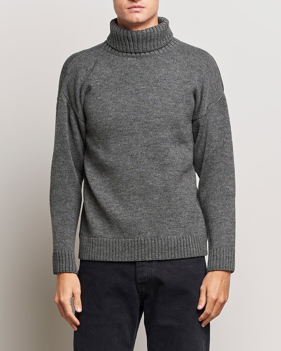 Men | Sweaters & Knitwear | Gloverall | Submariner Chunky Wool Rollneck Grey