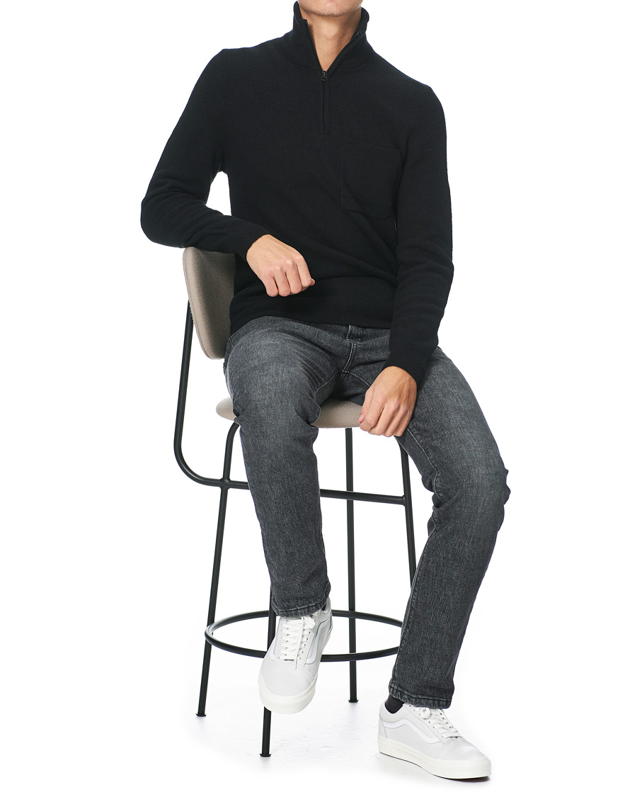 Men | Sweaters & Knitwear | J.Lindeberg | Cohen Yak Blend Quater Zip Black