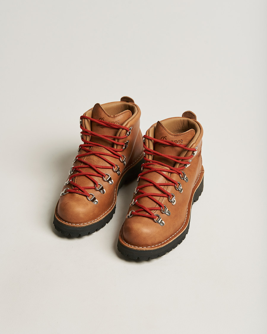 Men | Boots | Danner | Mountain Light GORE-TEX Boot Cascade Clovis