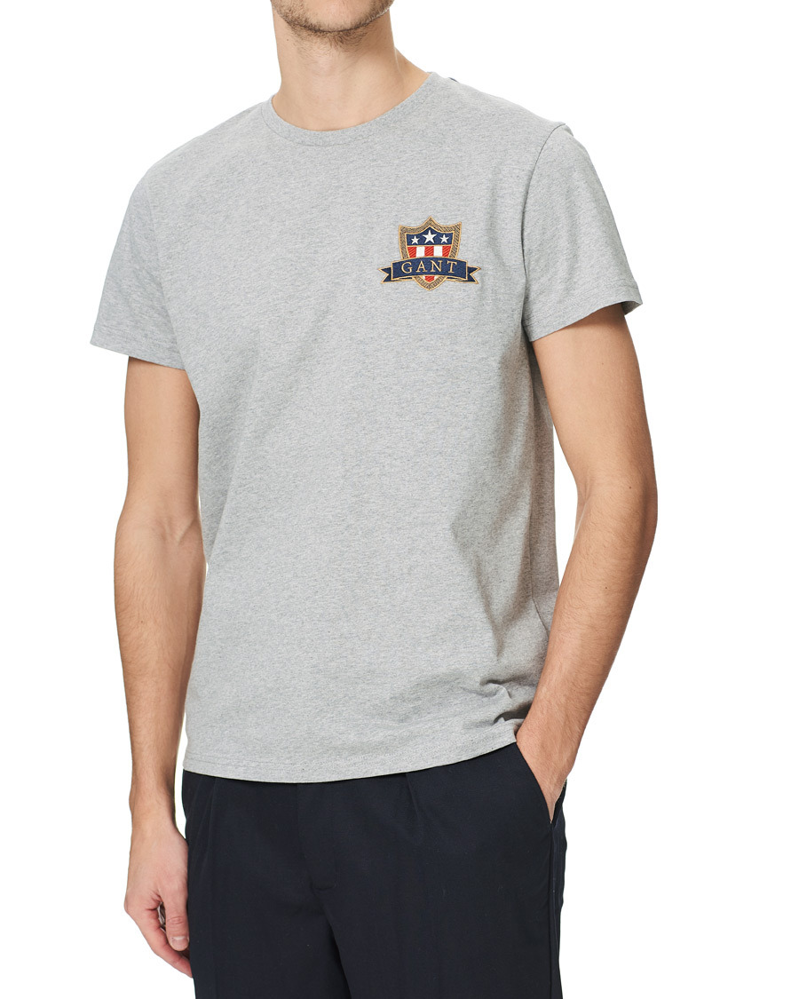 Men | T-Shirts | GANT | Banner Shield Tee Grey Melange