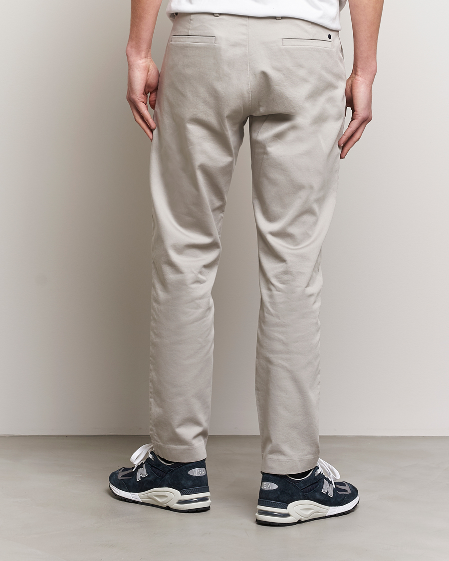 Men | Trousers | NN07 | Theo Regular Fit Stretch Chinos Light Grey