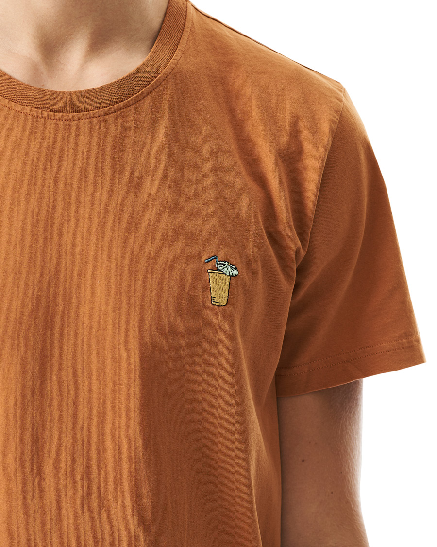 Men | T-Shirts | Nudie Jeans | Roy Drink Crew Neck Tee Burnt Orange