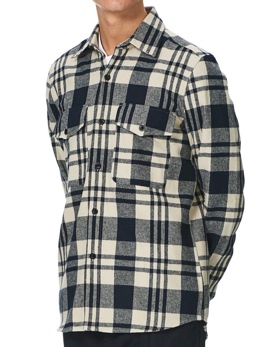 Men | Shirts | A Day's March | Cardiff Checked Flannel Shirt Off White/Navy