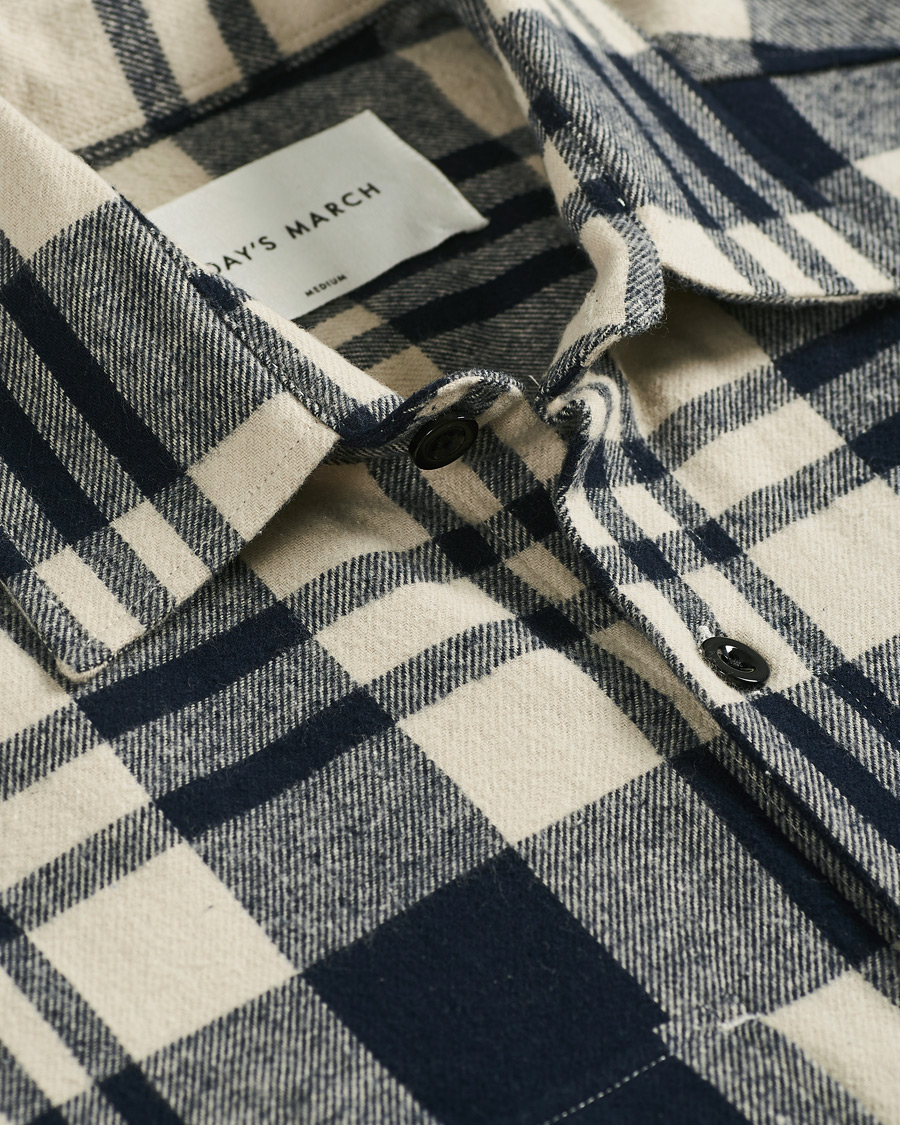 Men | Shirts | A Day's March | Cardiff Checked Flannel Shirt Off White/Navy