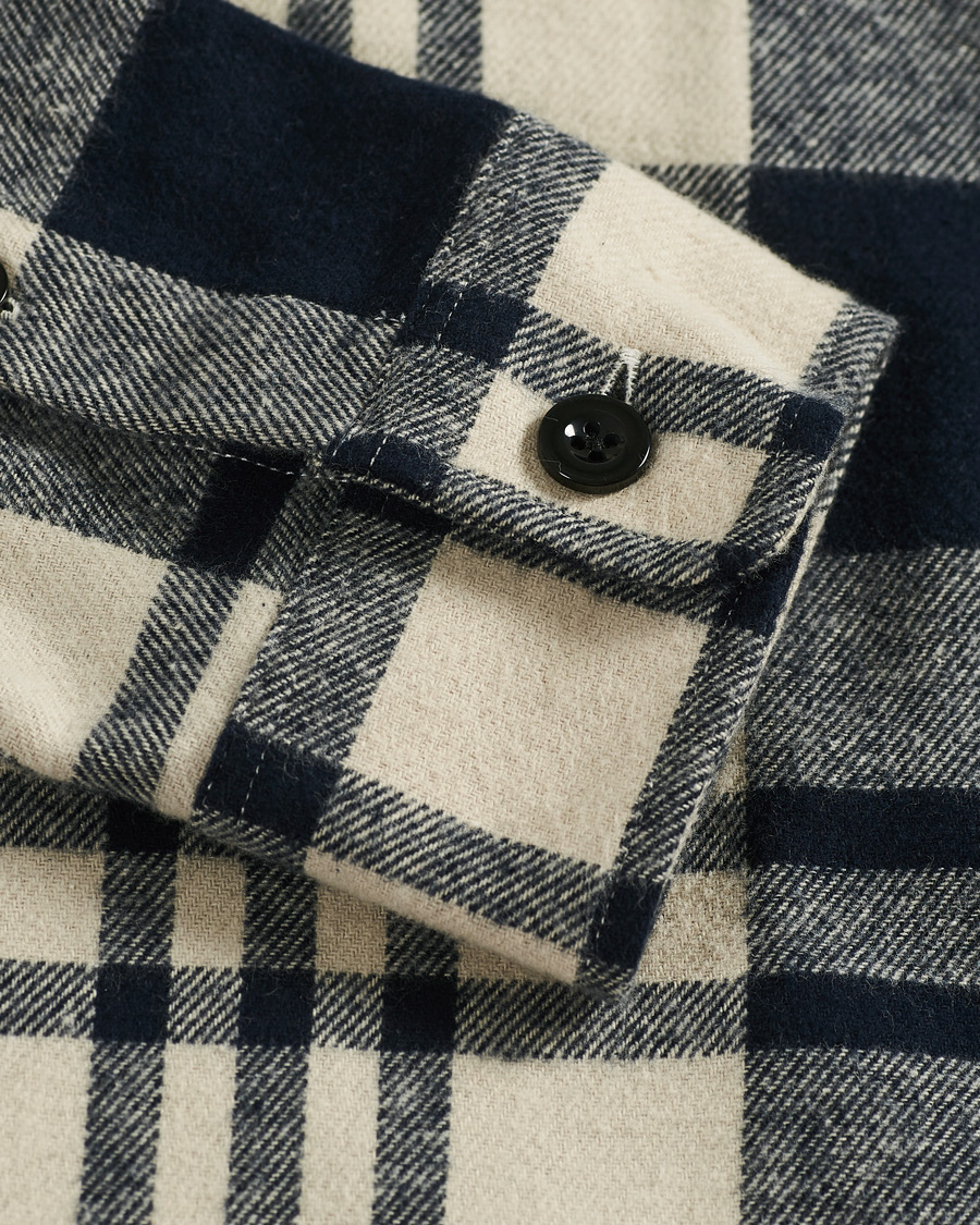 Men | Shirts | A Day's March | Cardiff Checked Flannel Shirt Off White/Navy