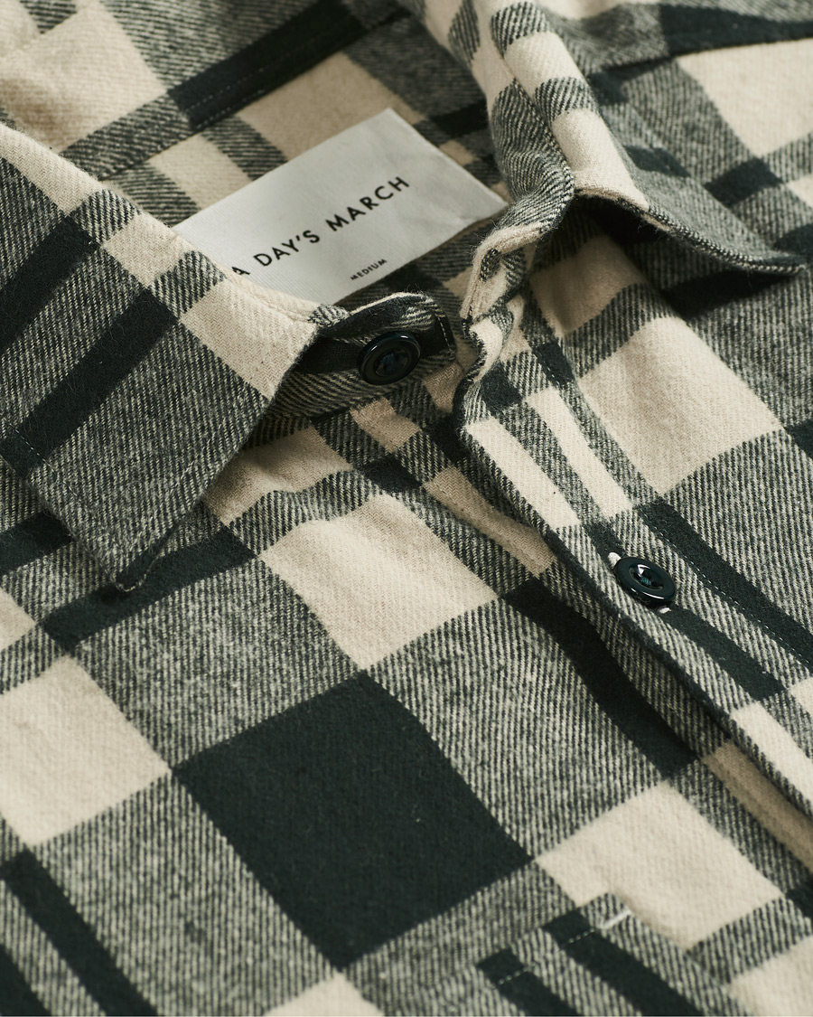 Men | Shirts | A Day's March | Cardiff Checked Flannel Shirt Off White/Seaweed