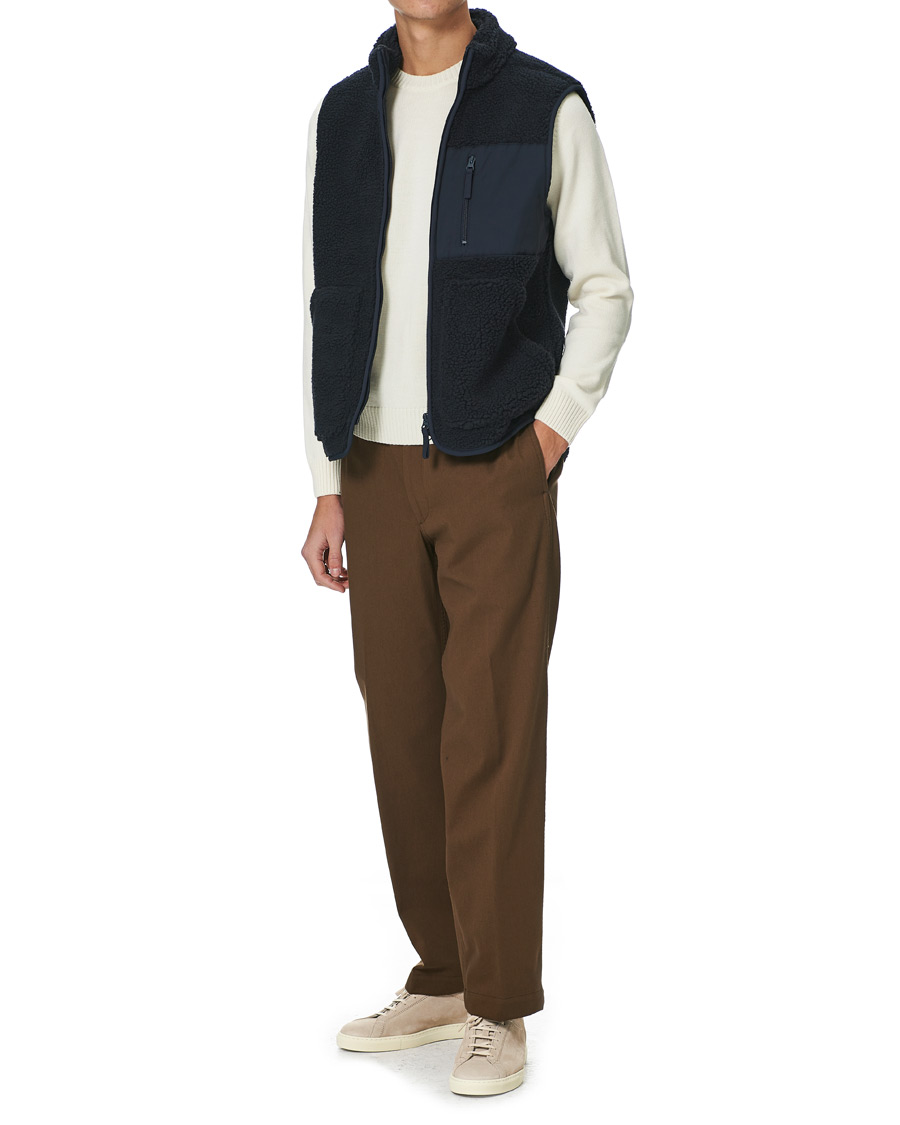 Men | Sweaters & Knitwear | A Day's March | Arvån Recycled Fleece Vest Navy