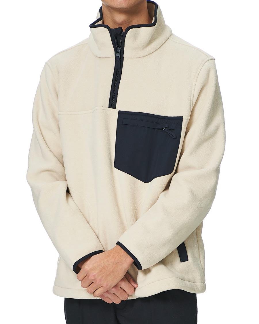 Men | Sweaters & Knitwear | A Day's March | Blackälven Microfleece Half Zip Sand