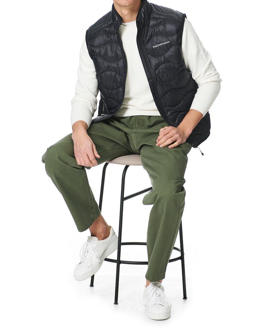 Men | Coats & Jackets | Peak Performance | Helium Vest Black