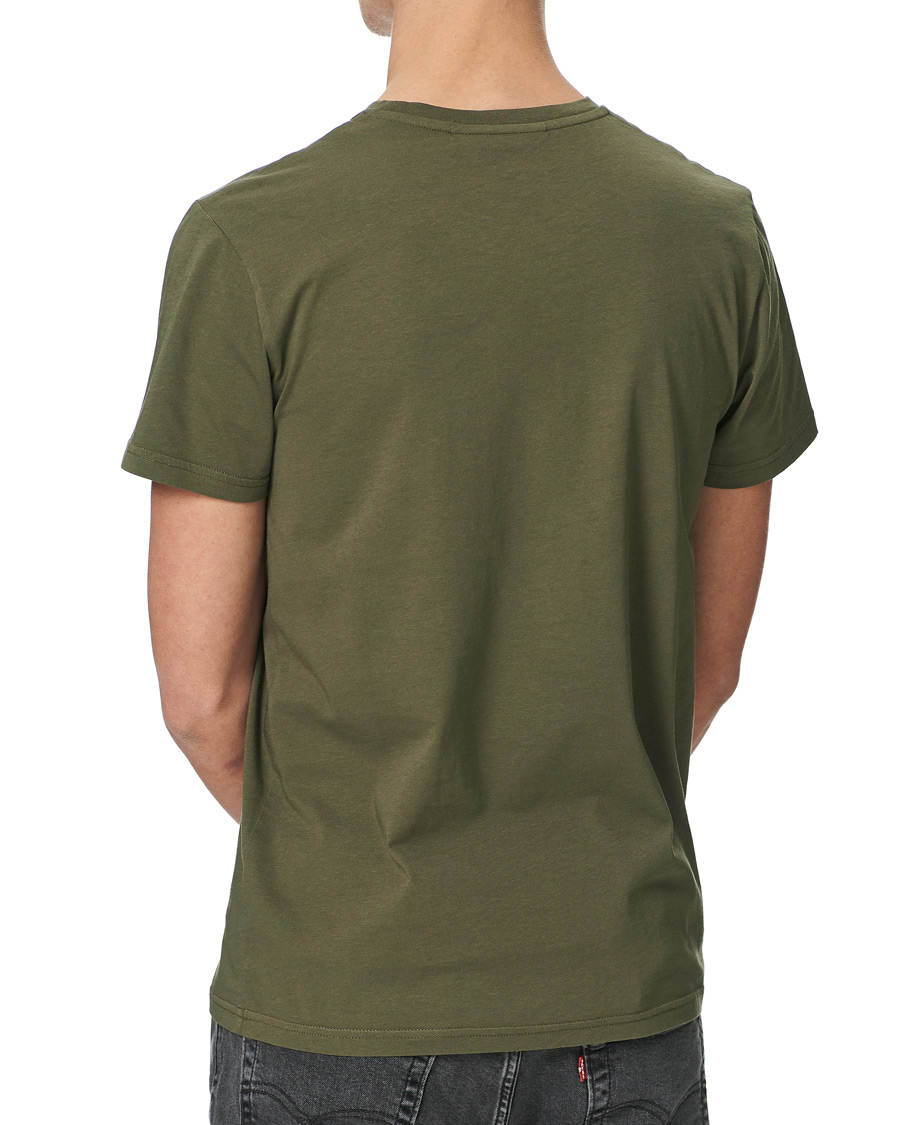 Men | T-Shirts | Peak Performance | Original Logo Crew Neck Tee Pine Neddle