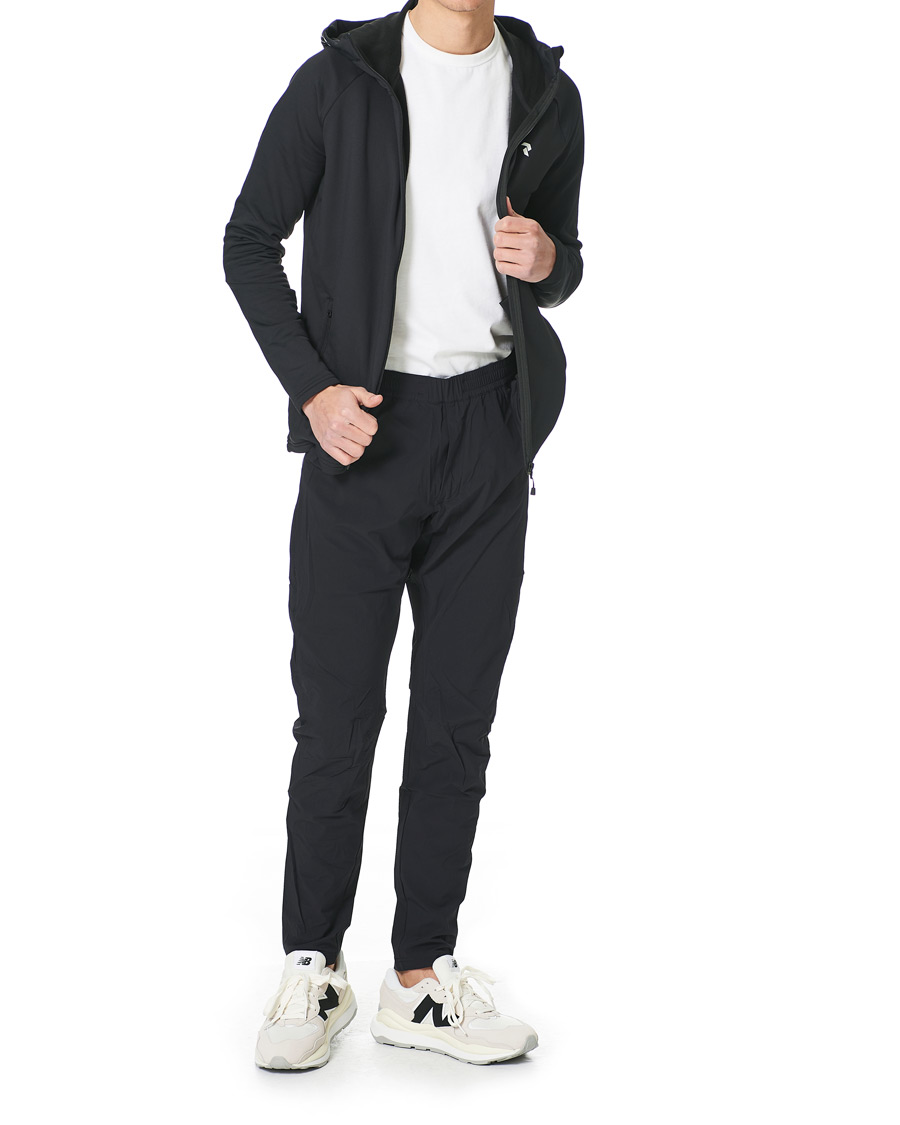 Men | Trousers | Peak Performance | Tech Light Wowen Pant Black