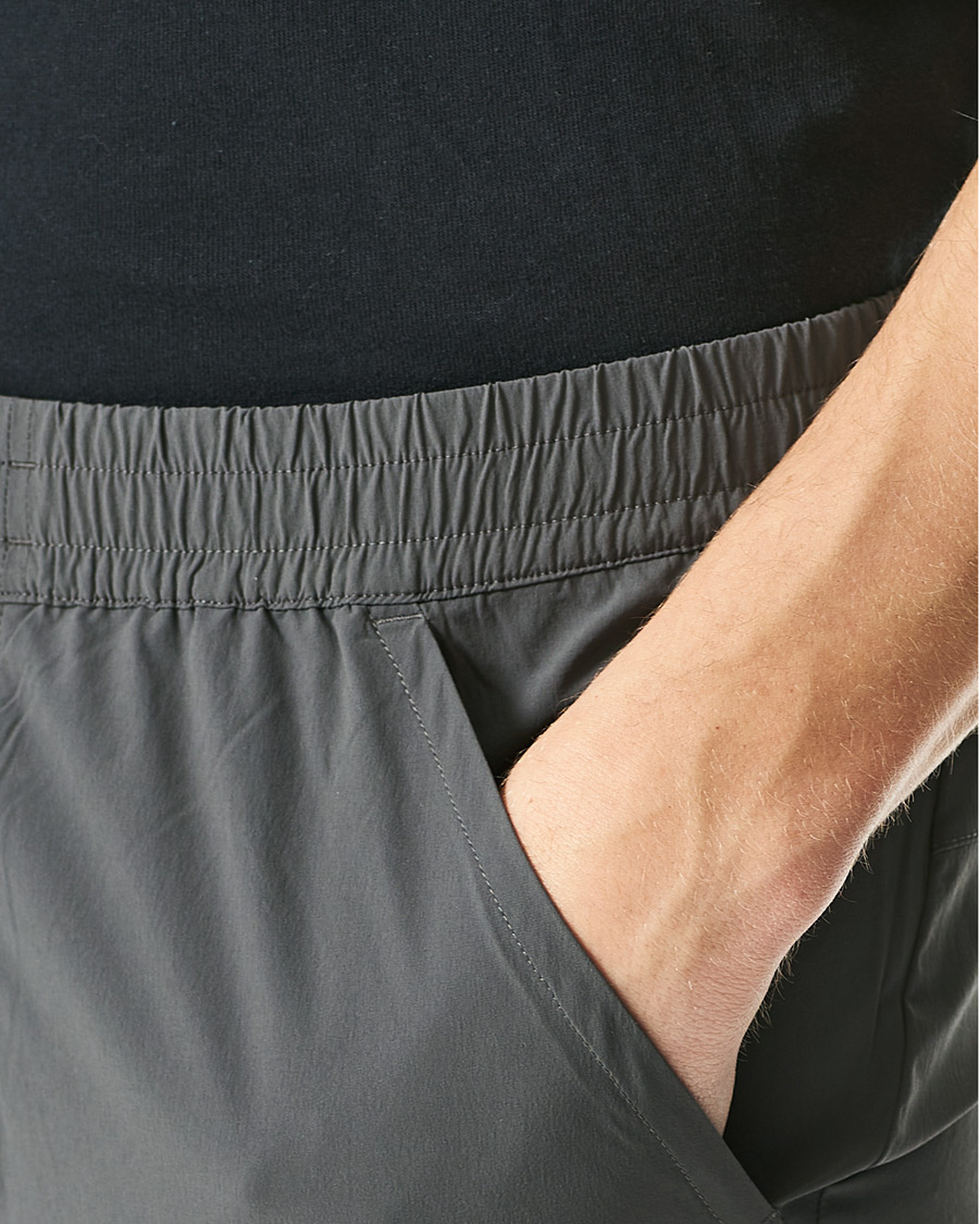Men | Trousers | Peak Performance | Tech Light Wowen Pant Motion Grey